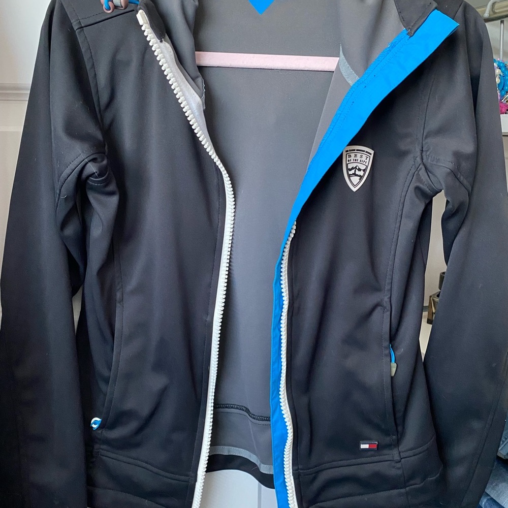 Tommy Hilfiger windbreaker rate find